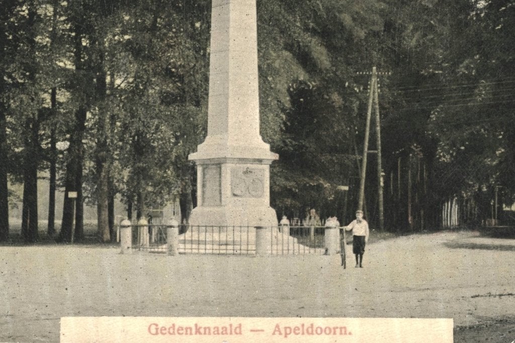 968892	Apeldoorn	Gedenknaald	 Postzegel afgeweekt, Ophalen of Verzenden, Voor 1920, Gelopen, Gelderland