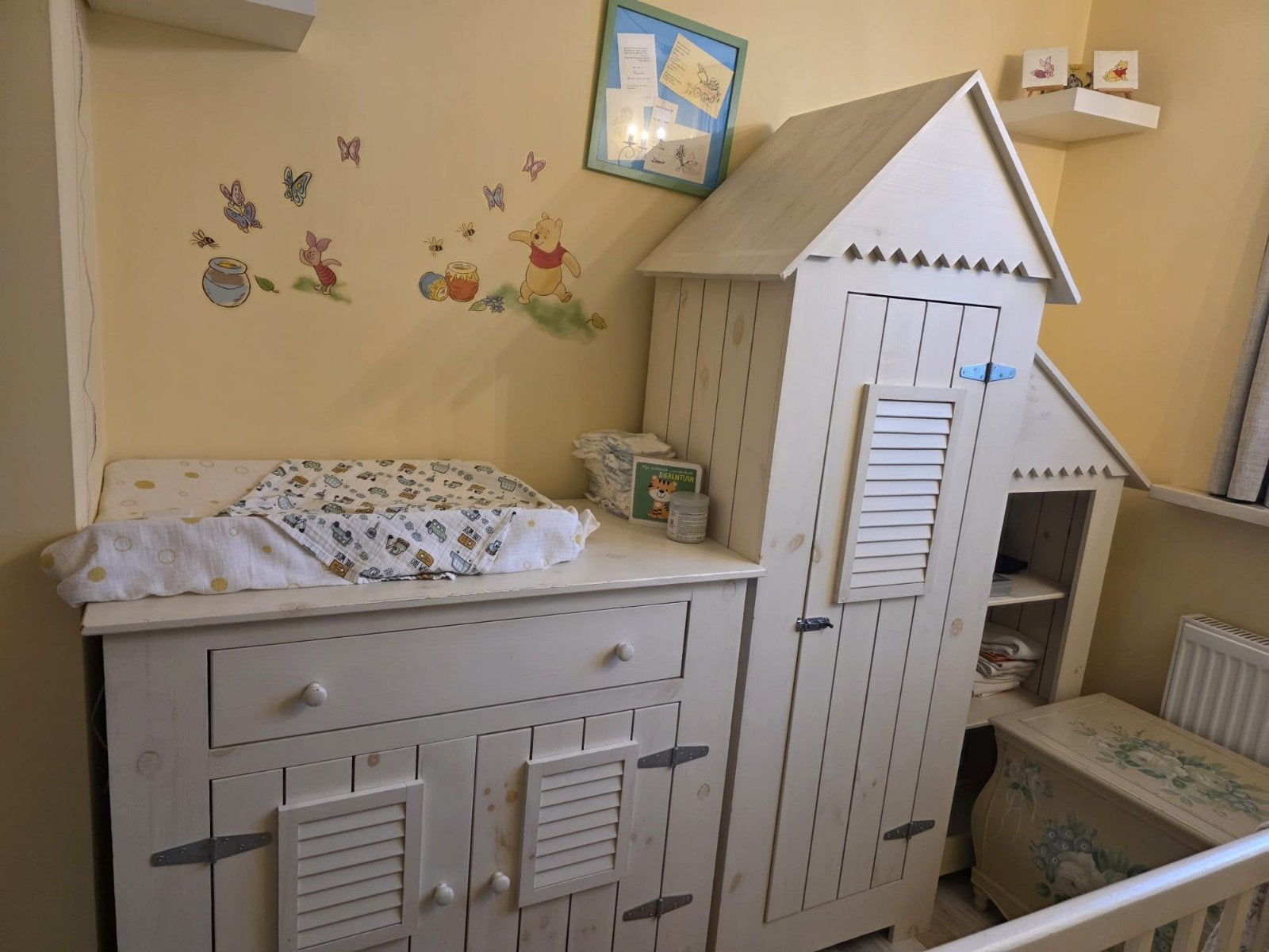 Witte commode met kastje in huisjesstijl, Ophalen of Verzenden