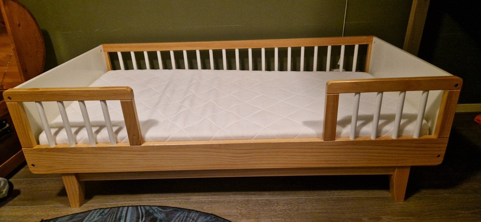 Cerise peuterbed 140x70 2-6 jaar inclusief 10cm matras, Ophalen, Zo goed als nieuw