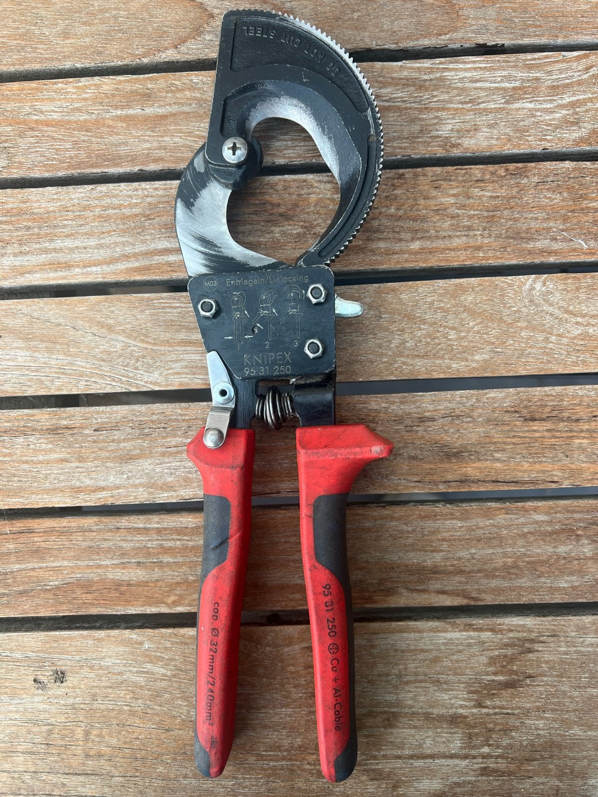 Knipex 95 31 250 Kabelschaar - Zo goed als nieuw, Doe-het-zelf en Verbouw, Ophalen of Verzenden, Zo goed als nieuw, Snijgereedschap