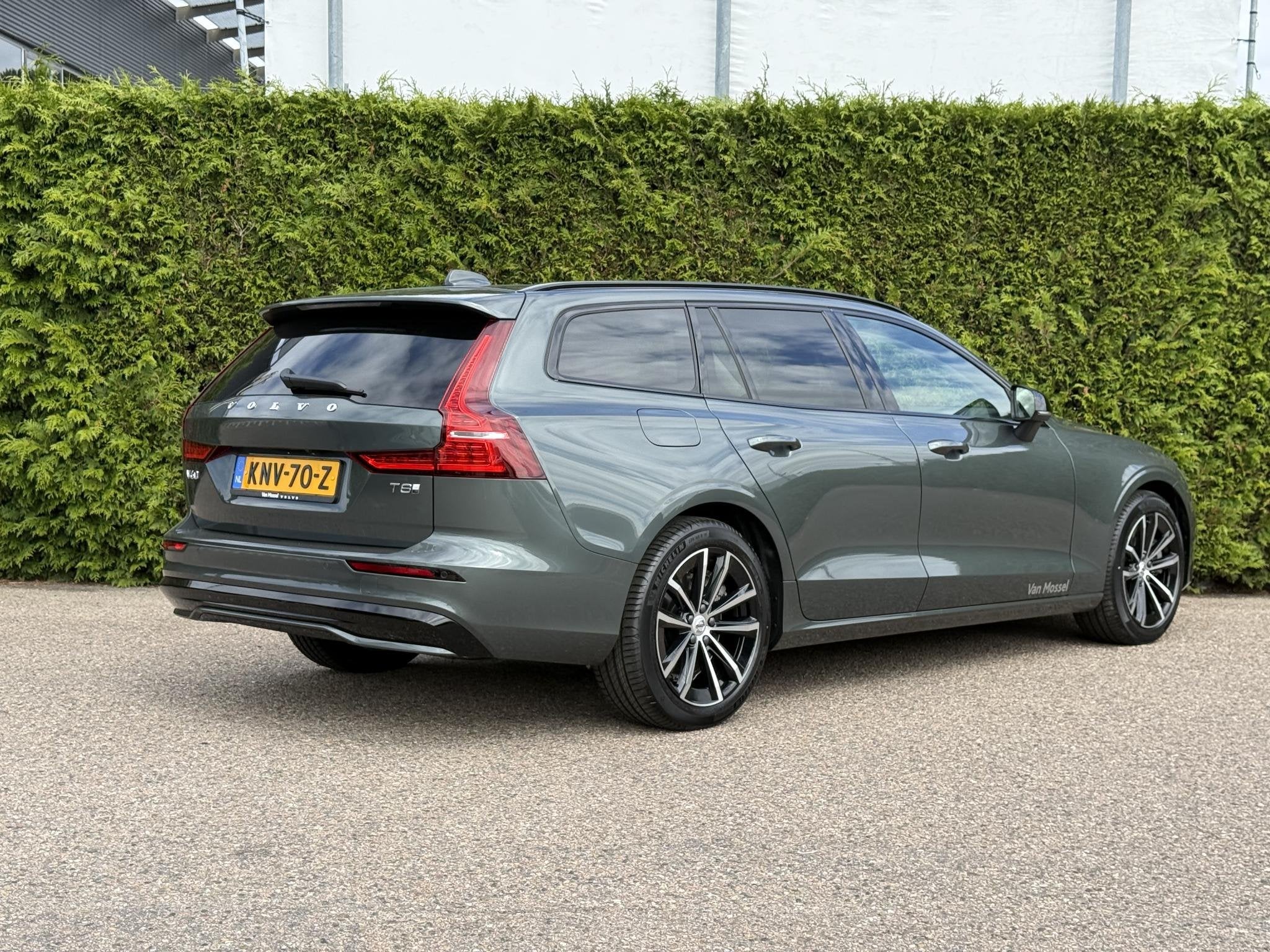 Volvo V60 T8 Plug-in hybrid AWD Plus Dark, Auto's, Volvo, 12 maanden, 4 cilinders, 180 min, Vierwielaandrijving