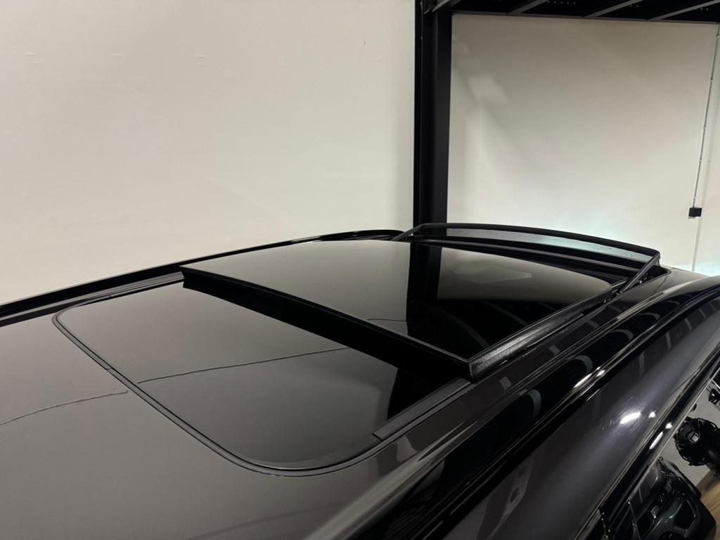 Volvo XC60 2.0 T6 Plug-in hybrid AWD R-Design PANO KEYLESS, Automaat, Gebruikt, Zwart, 1969 cc