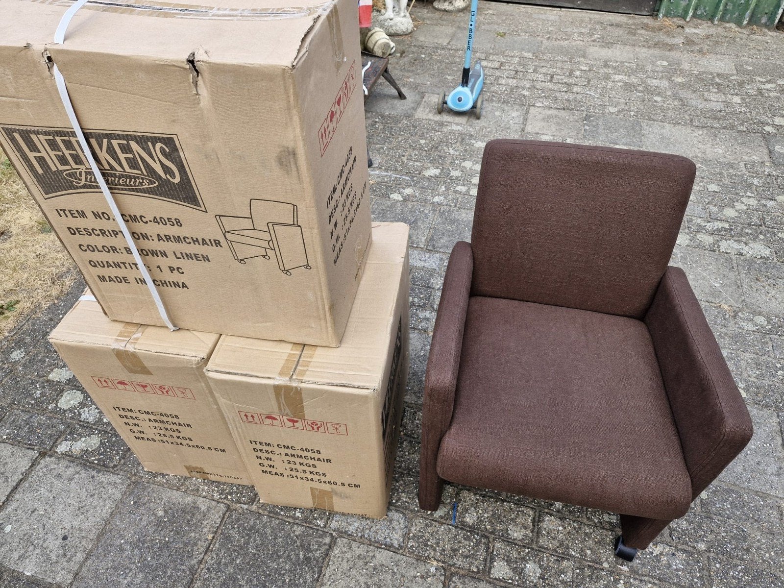Bruine eet stoelen met wieltjes -  nieuw, Modern, Comfortabel, Bruin, Nieuw, Ophalen of Verzenden