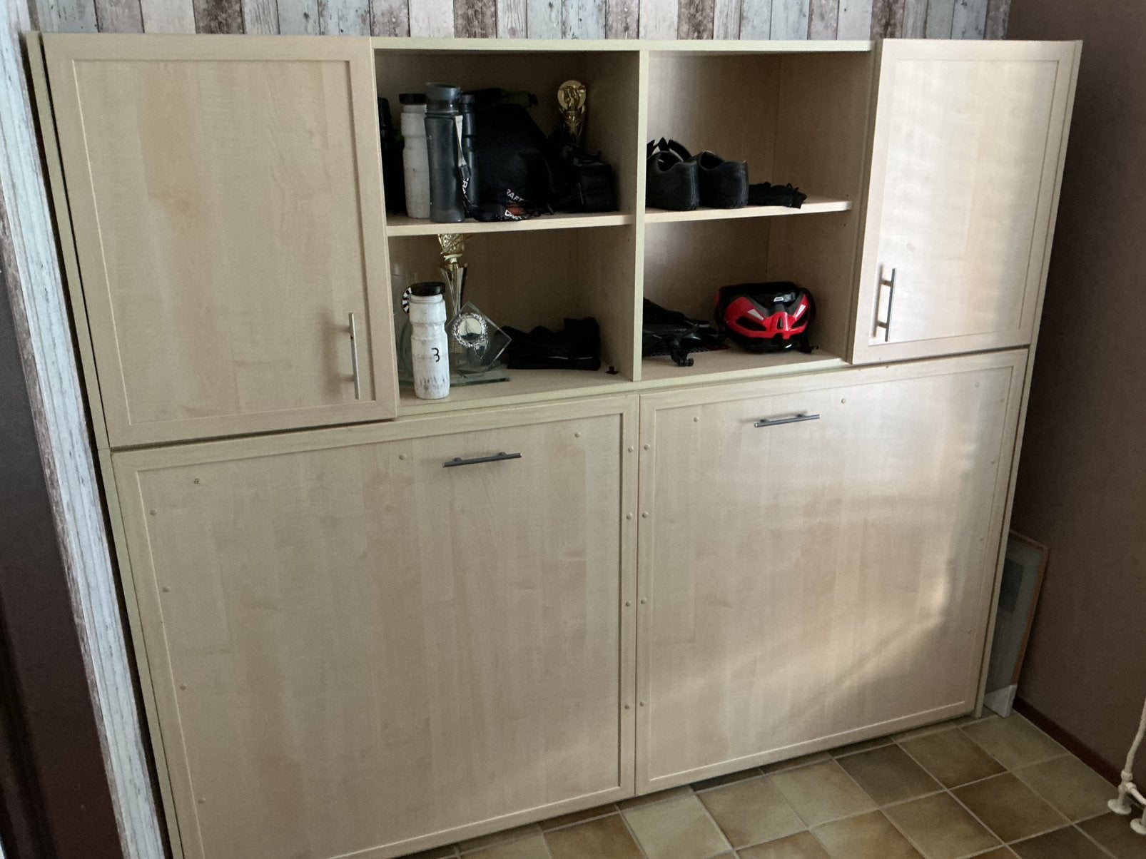 Opklapbed met kastruimte, Huis en Inrichting, Slaapkamer | Bedden, Ophalen, Gebruikt, Beige, Hout
