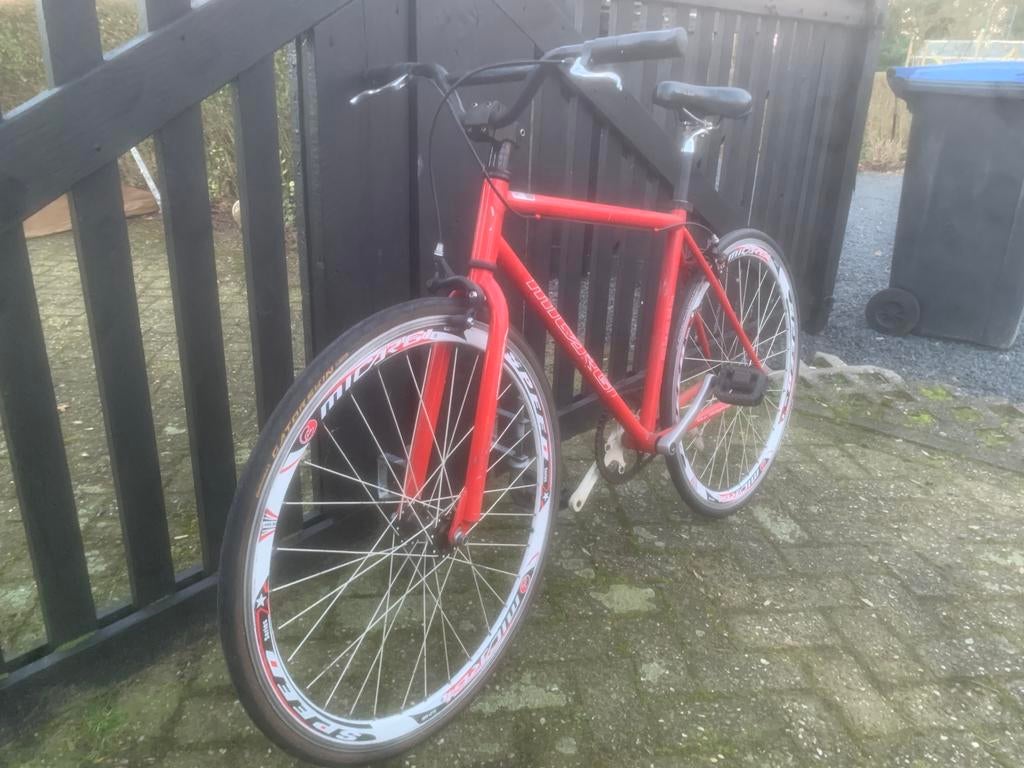 Racefiets rood, Ophalen, Zo goed als nieuw, Staal