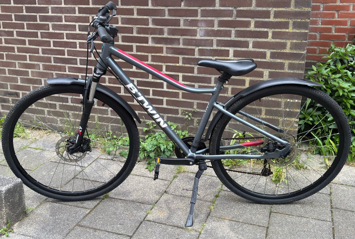 B'twin 26 inch Hybride- Schijfremmen - Zo goed als nieuw, Fietsen en Brommers, Fietsen | Dames | Sportfietsen en Toerfietsen, Minder dan 10 versnellingen