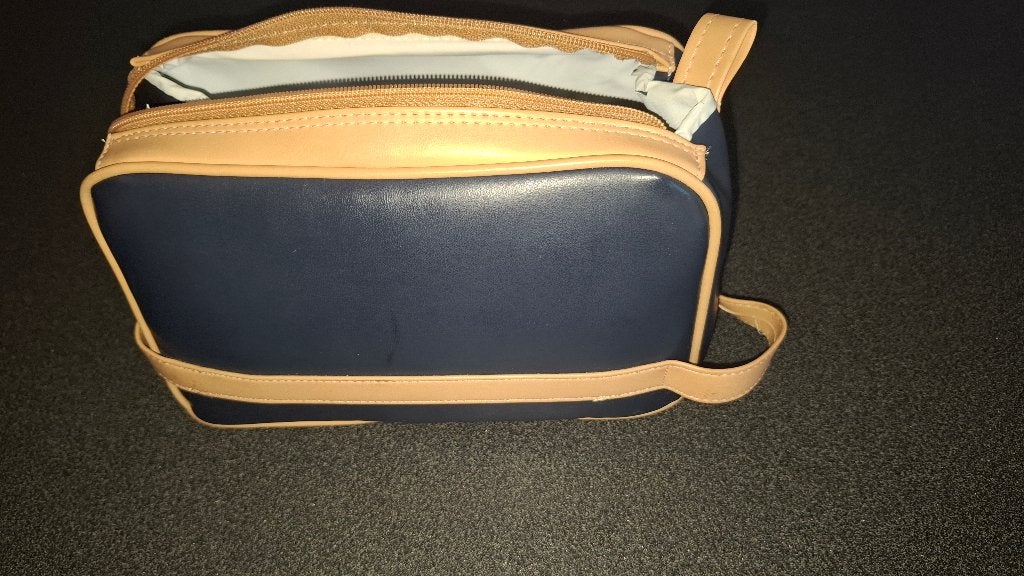 Toilettas kleur zwart met bruin nieuwstaat, Ophalen of Verzenden, Zo goed als nieuw, Blauw, Heer