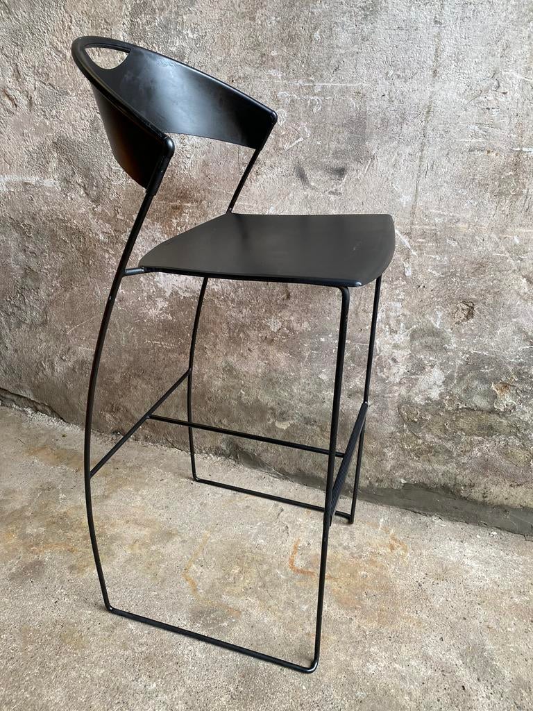 Baleri Italy metalen design barkruk , jaren 80, Italie, Gebruikt, Met voetsteun, 60 tot 90 cm