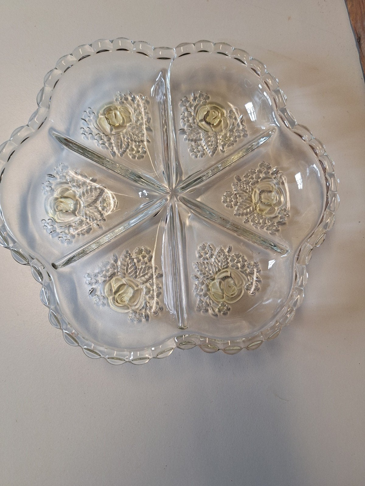 Glazen schaal met 6 vakjes, 30 cm doorsnede, 4 cm hoog, Antiek en Kunst, Antiek | Schalen, Ophalen