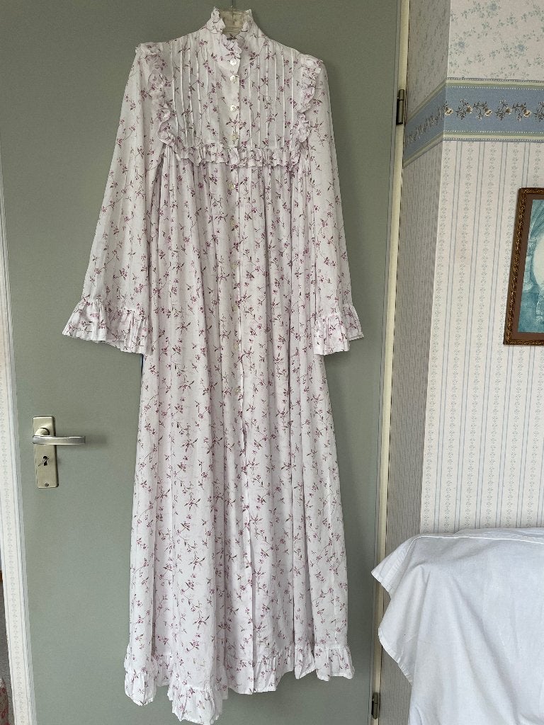 Vintage Laura Ashley home dress uit de jaren '70, maat 38, Maat 38/40 (M), Wit, Ophalen of Verzenden, Zo goed als nieuw