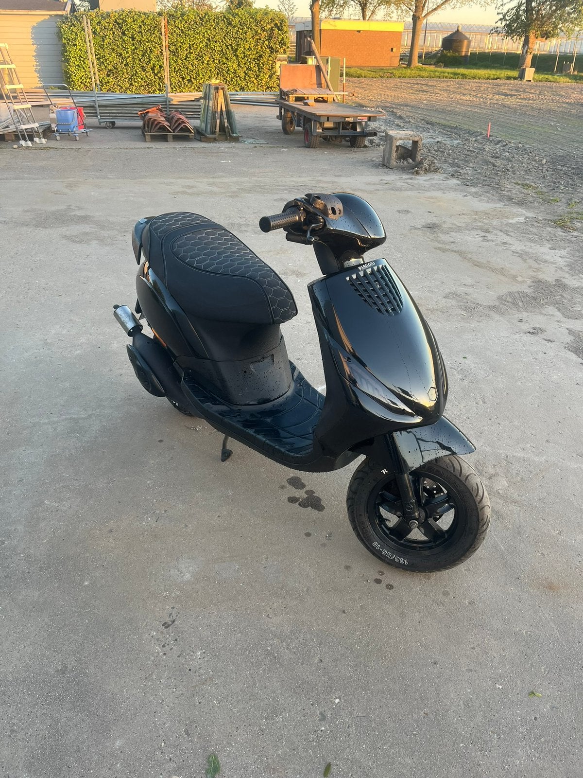 Zip 50cc 2 takt, Fietsen en Brommers, Scooters | Piaggio, Ophalen, Zo goed als nieuw, Tweetakt, Zip