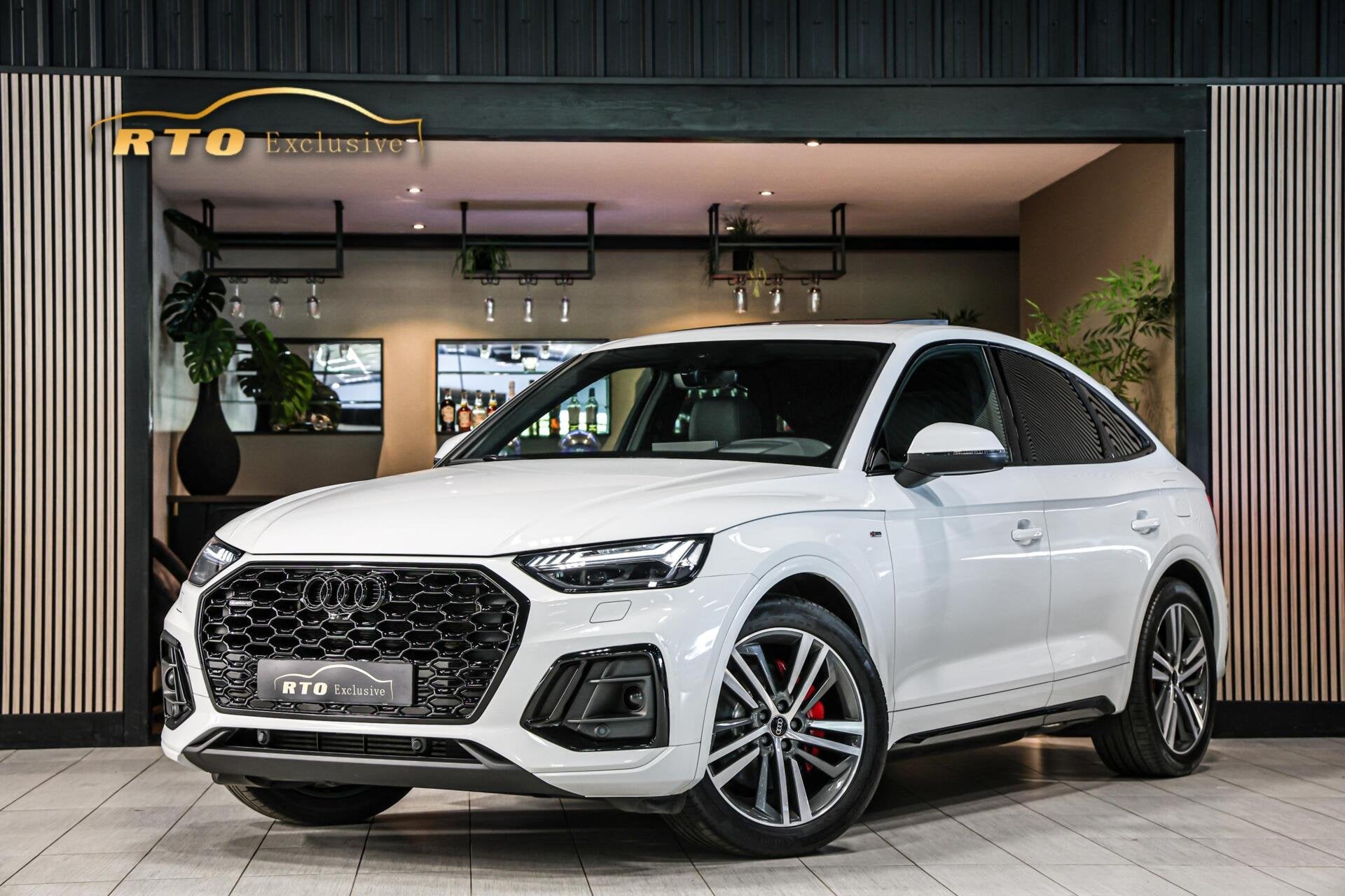 Audi Q5 Sportback 50 TFSI e S-Line|Pano|HUD|Trekhaak|Matrix, Auto's, Automaat, Zwart, 4 cilinders, Leder en Stof