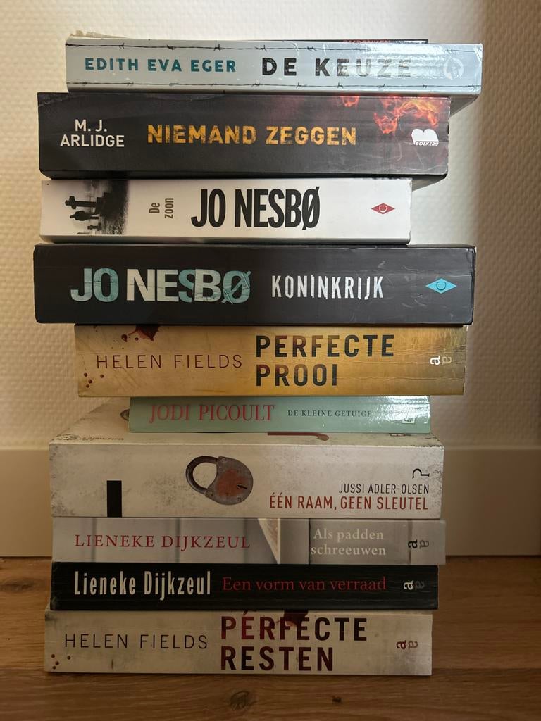 Boekenpakket: 10 thrillers en romans - Zo goed als nieuw, Boeken, Ophalen of Verzenden, Zo goed als nieuw