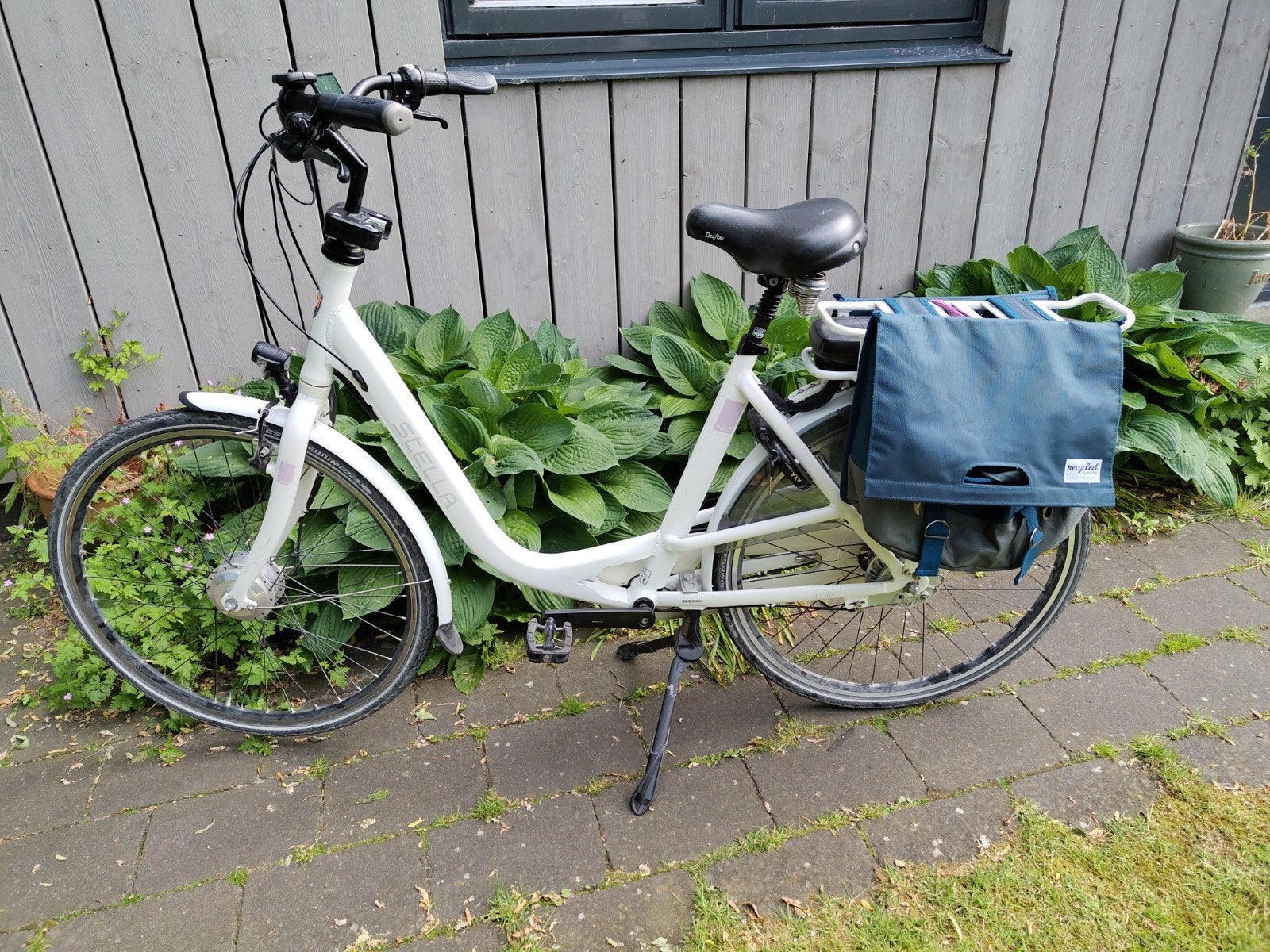 Stella Fiore elektrische moederfiets  inclusief fietstassen, Fietsen en Brommers, Fietsen | Dames | Moederfietsen, Gebruikt, Dubbele standaard