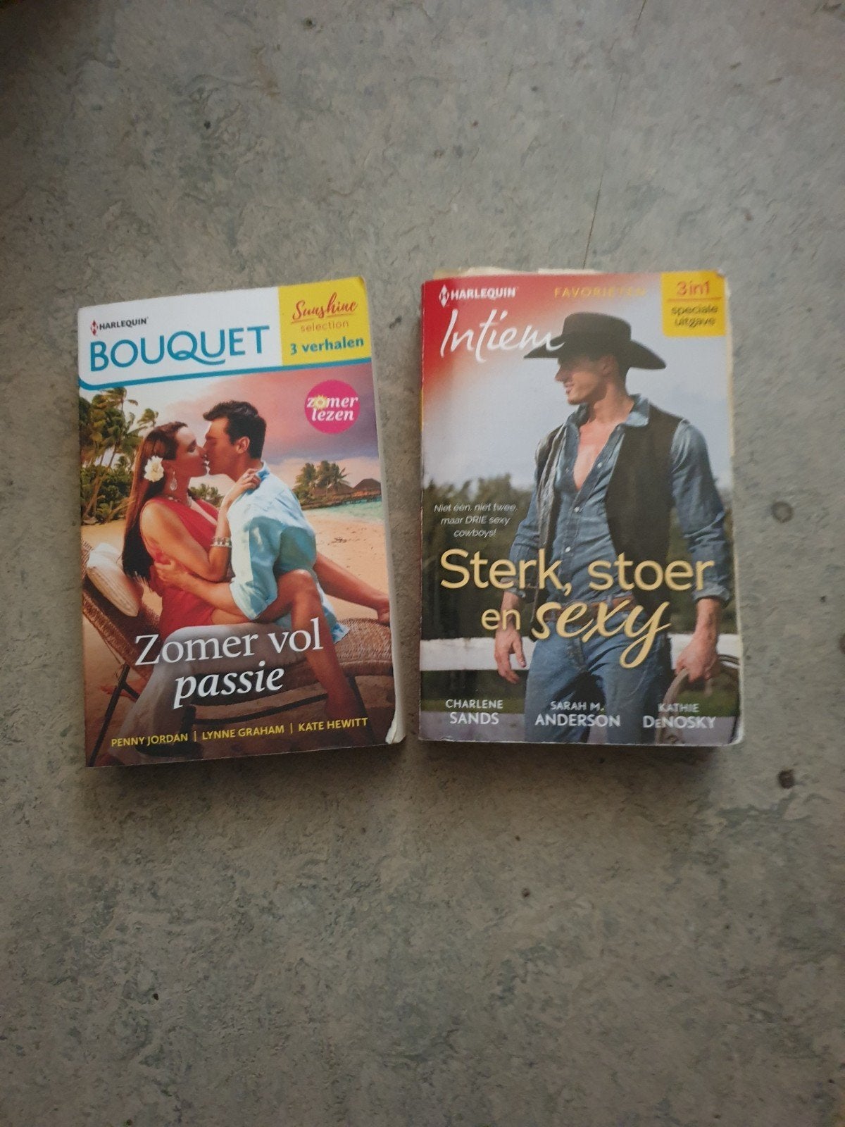 Twee romannetjes, Ophalen of Verzenden, Zo goed als nieuw
