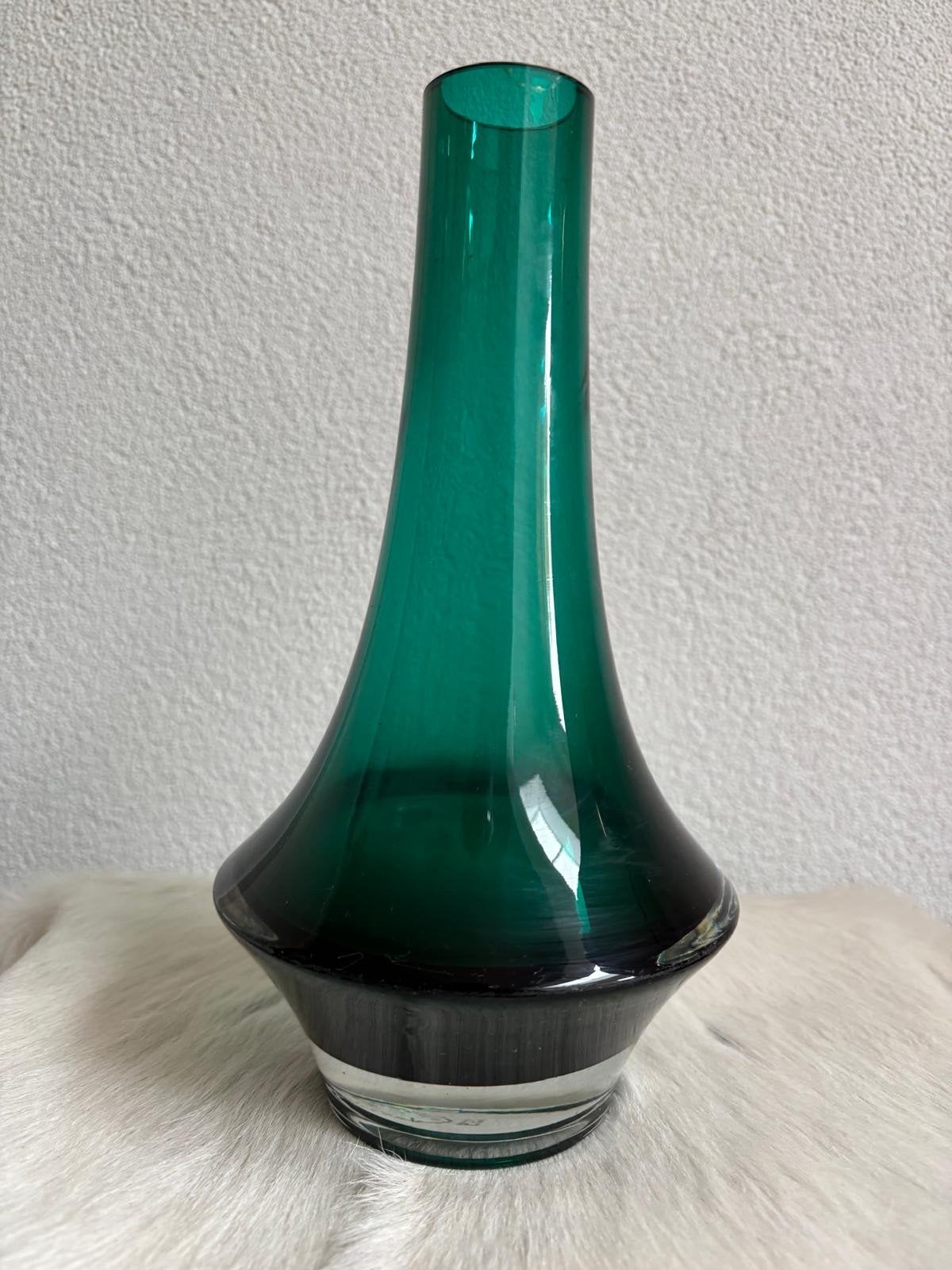 Rocket vaas Tamara Aladin voor de Riihimäen Lasi Oy fabriek, Ophalen of Verzenden, Groen, Glas