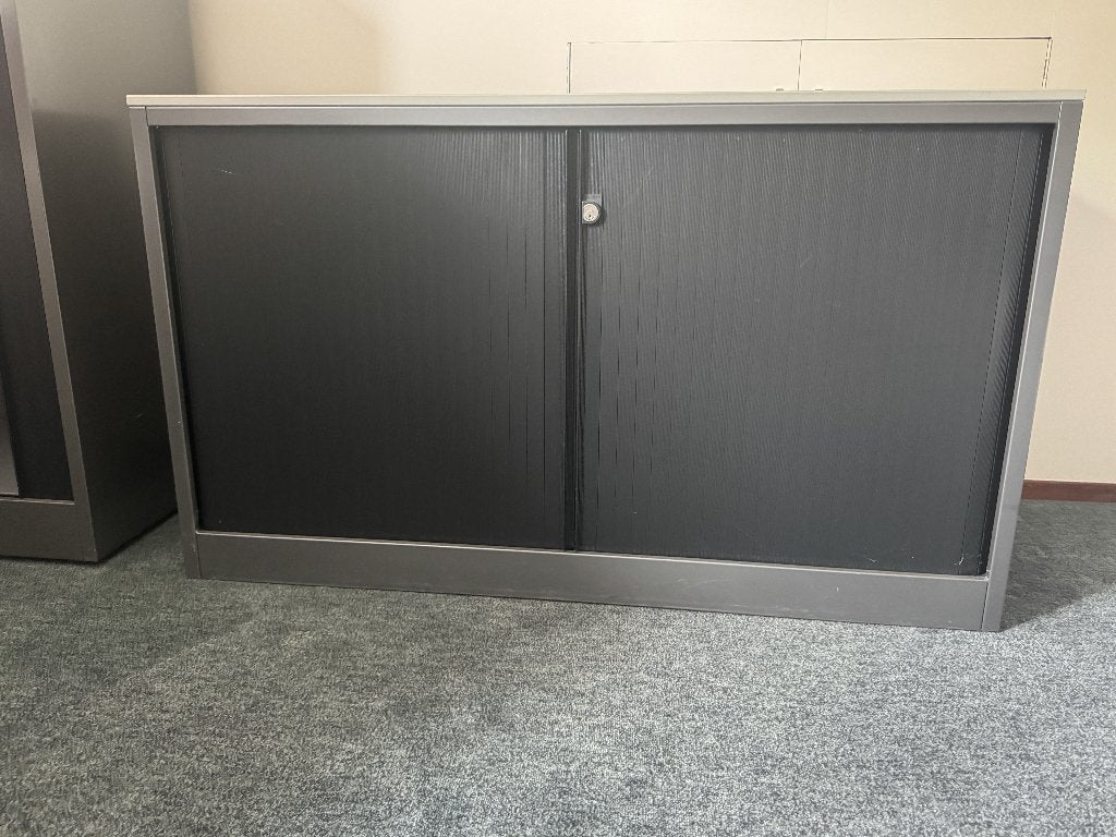 Metalen archiefkast met schuifdeuren, Ophalen, Gebruikt, 100 tot 150 cm, Meerdere deuren