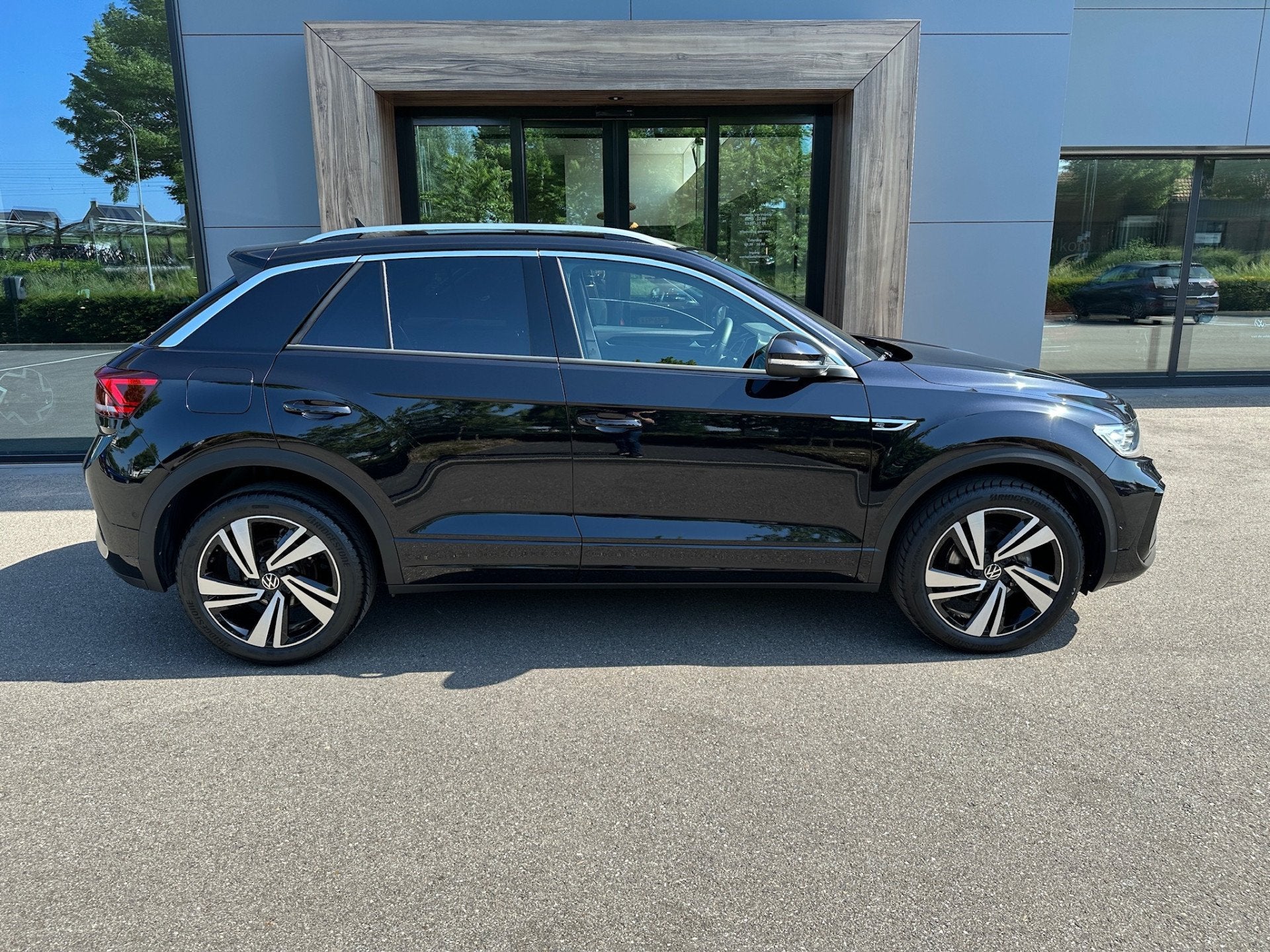 Volkswagen T-Roc 1.5 TSI 150pk DSG R-Line | Camera | Keyless, Auto's, Volkswagen, 12 maanden, 1258 kg, Zwart, 4 cilinders