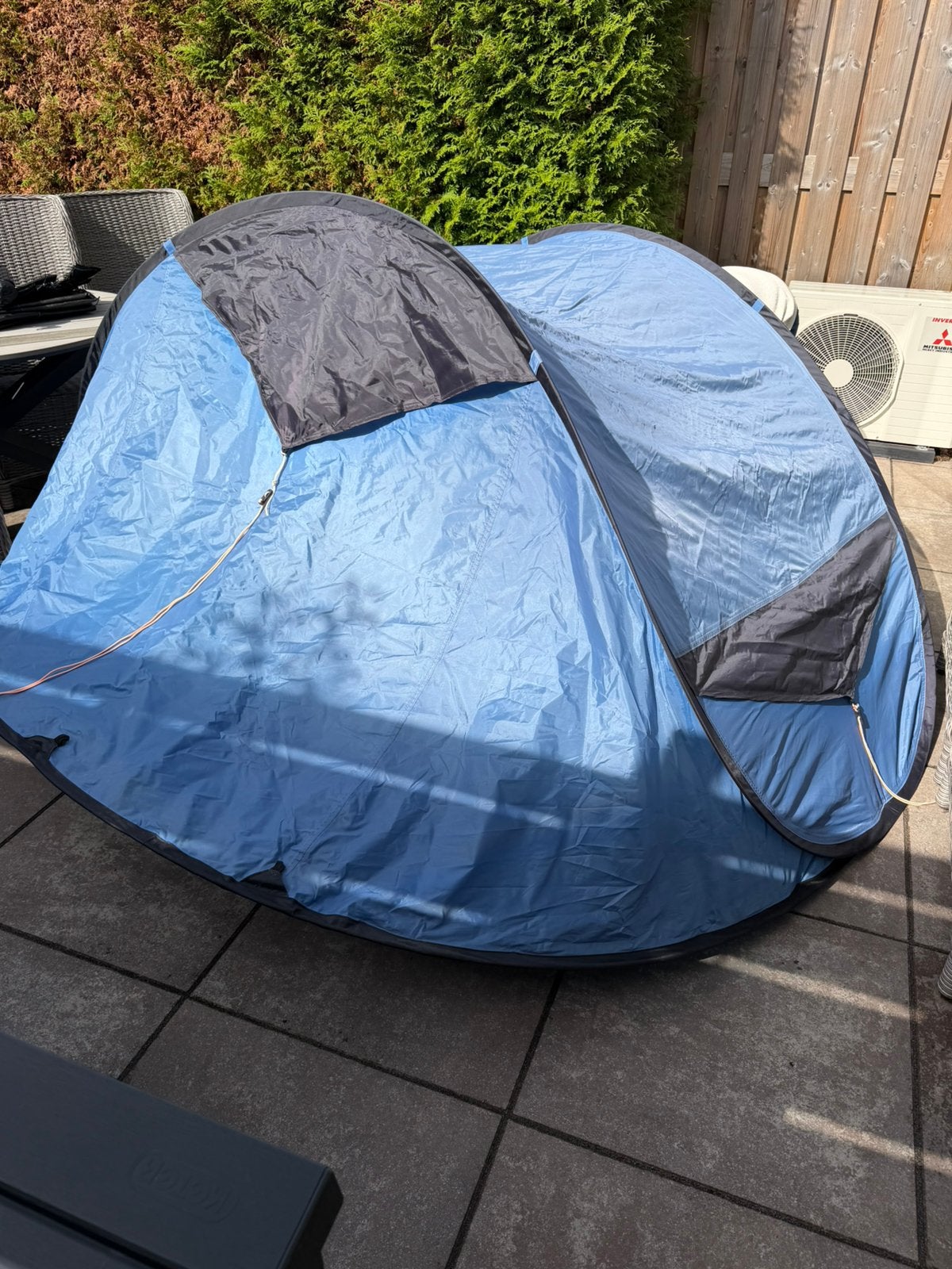 Te koop pop up tent voor drie personen met binnentent, Ophalen, Zo goed als nieuw, Tot en met 3