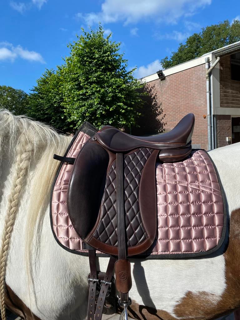 Edix Tudor dressuur bruin 18 inch, Ophalen of Verzenden, Zo goed als nieuw, Dressuur