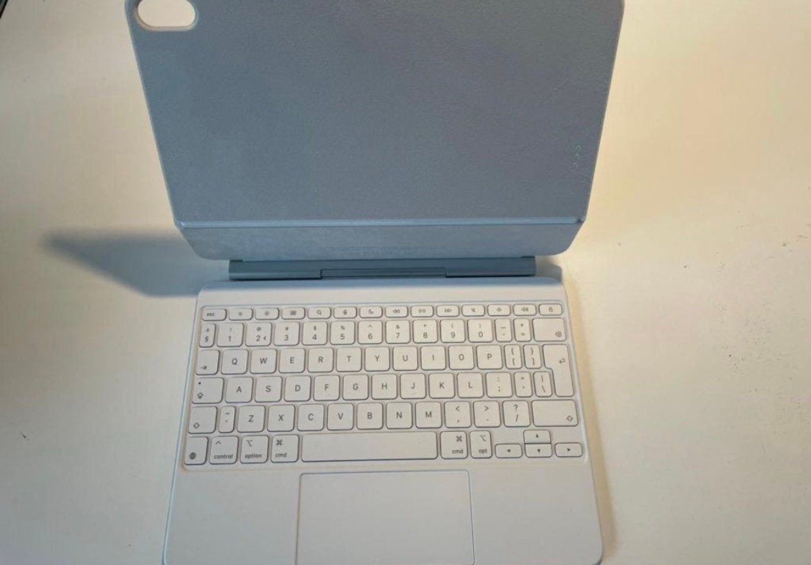 Apple magic keyboard folio voor Ipad, Ophalen of Verzenden, Zo goed als nieuw, 11 inch, Bescherming voor- en achterkant
