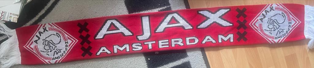 Ajax Amsterdam Sjaal - Rood/Wit, Verzamelen, Sportartikelen en Voetbal, Ophalen of Verzenden, Zo goed als nieuw, Ajax, Vaantje of Sjaal