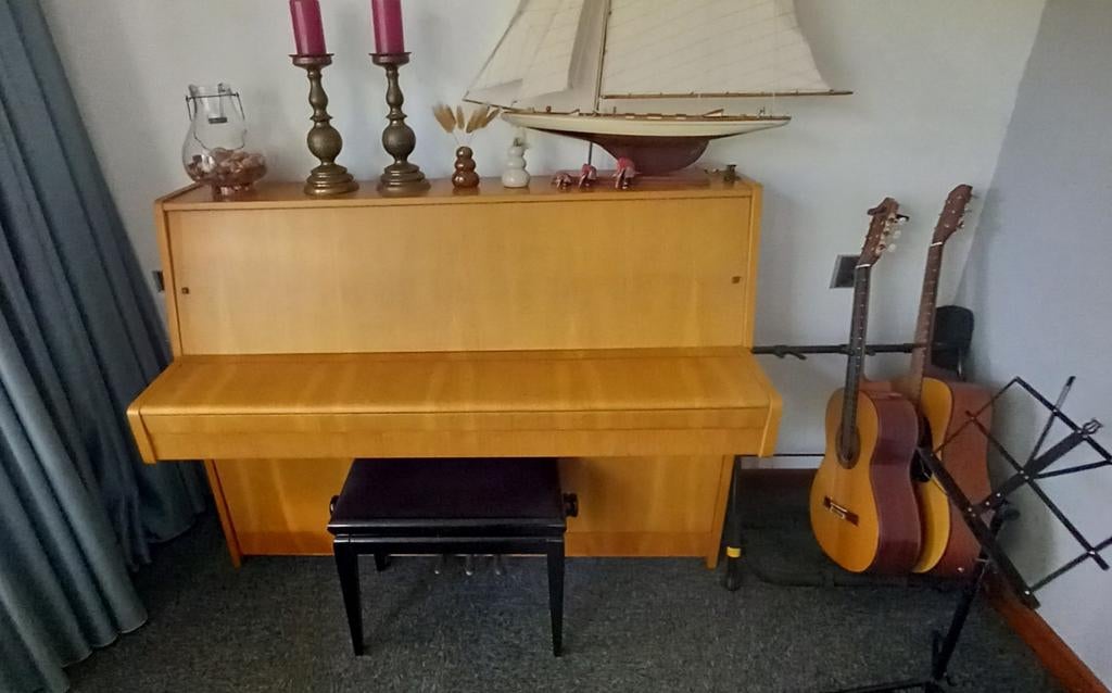 Houten piano met krukje, Ophalen, Gebruikt
