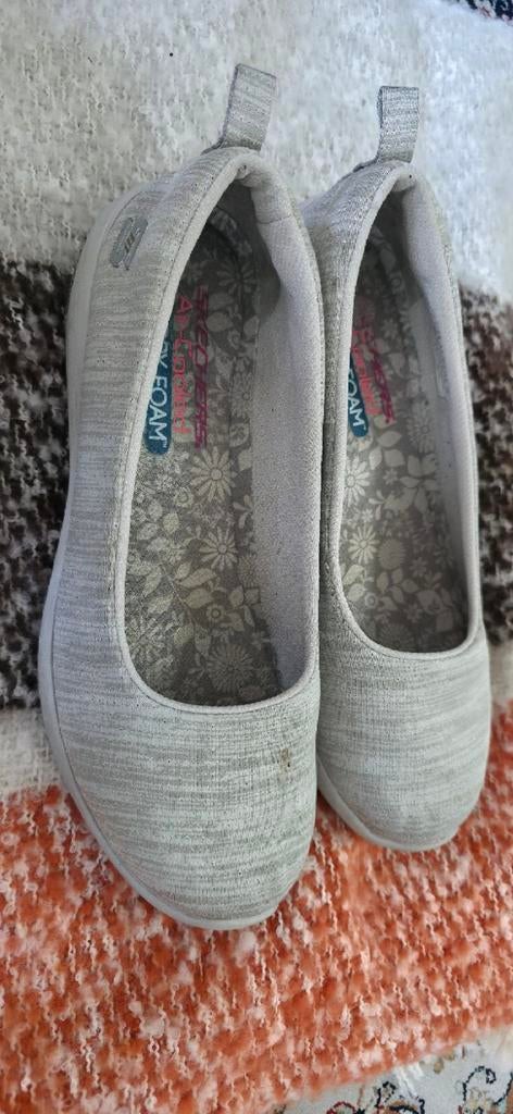 Skechers Memory Foam Instappers - Grijs, Skechers, Instappers, Ophalen of Verzenden, Zo goed als nieuw