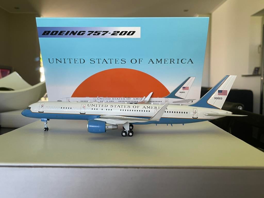 Inflight200 USAF Boeing C-32 1/200, Ophalen of Verzenden, Zo goed als nieuw, Schaalmodel