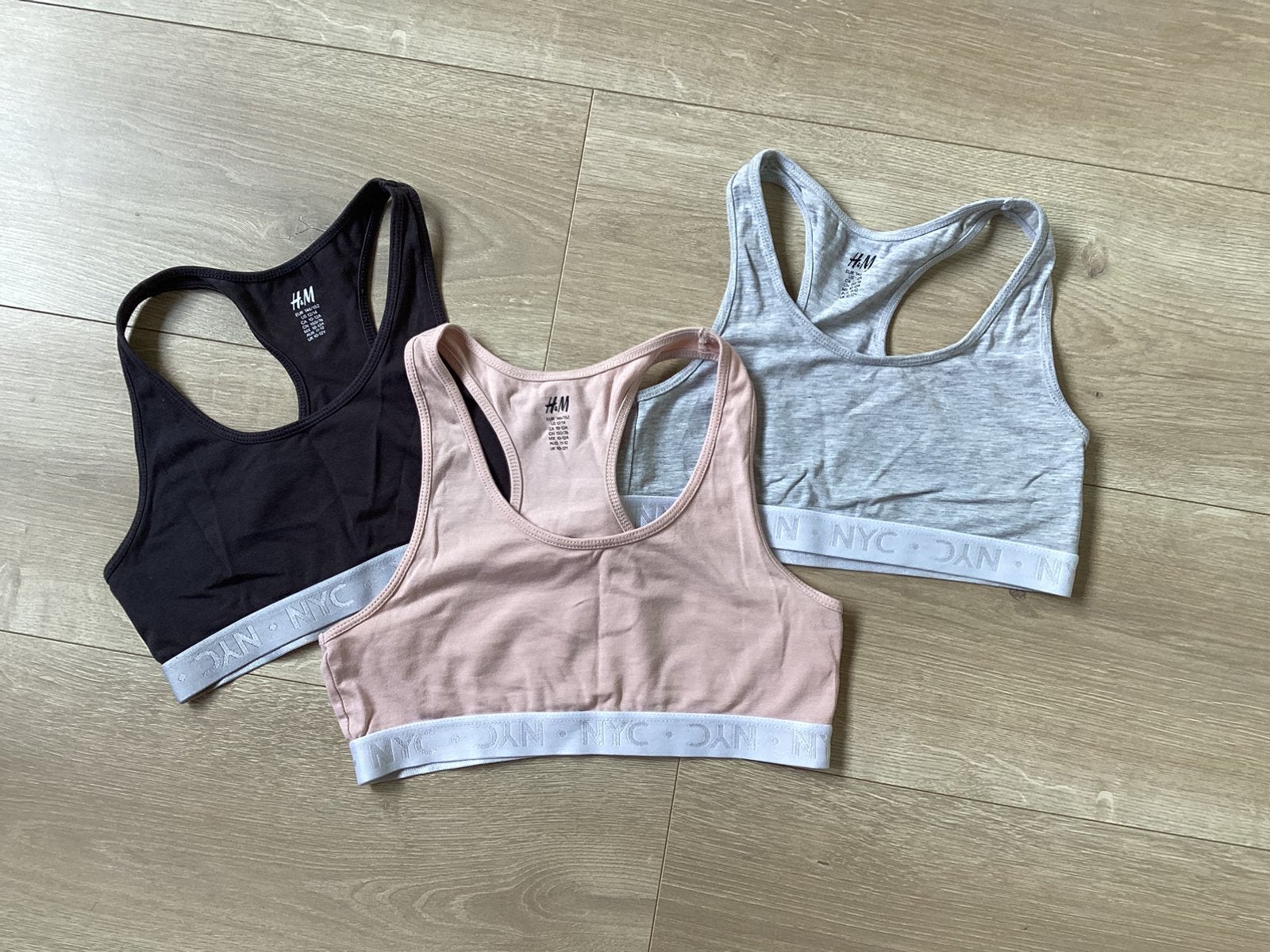 Top grijs roze zwart H&M maat 146/152 Nieuwstaat, Ophalen of Verzenden, Zo goed als nieuw, Meisje, Nacht- of Onderkleding