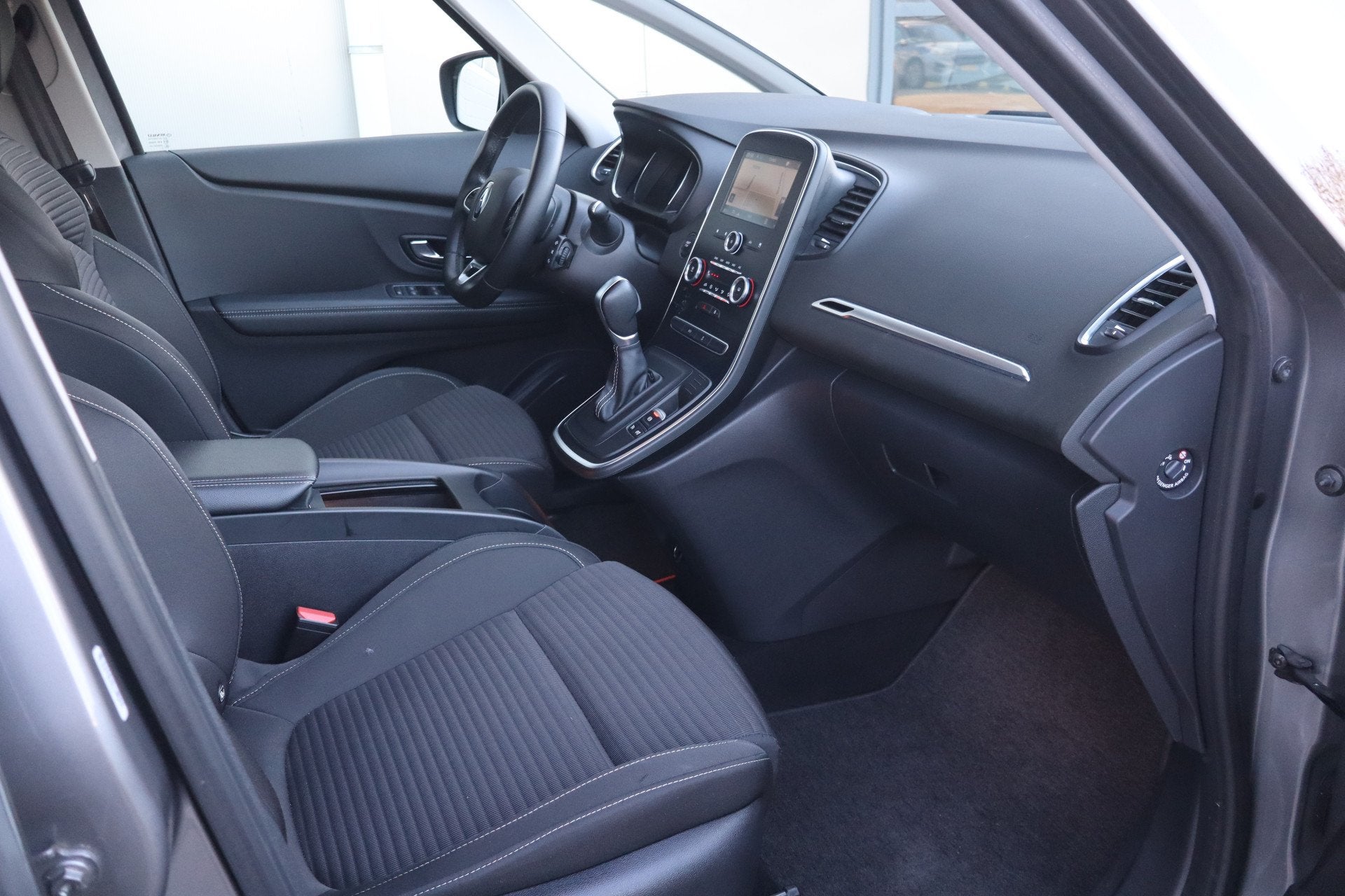 Renault Grand Scénic 1.3 TCe Equilibre 7p. - NL- Auto! Came, Auto's, Euro 6, 4 cilinders, 7 stoelen, 1333 cc