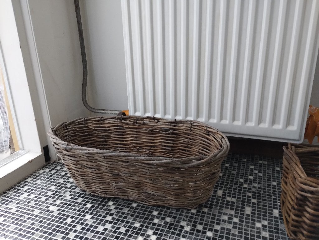 2 gevlochten balkonbakken, Tuin en Terras, Bloembakken en Plantenbakken, Kunststof, Gebruikt, Minder dan 30 cm, Minder dan 60 cm