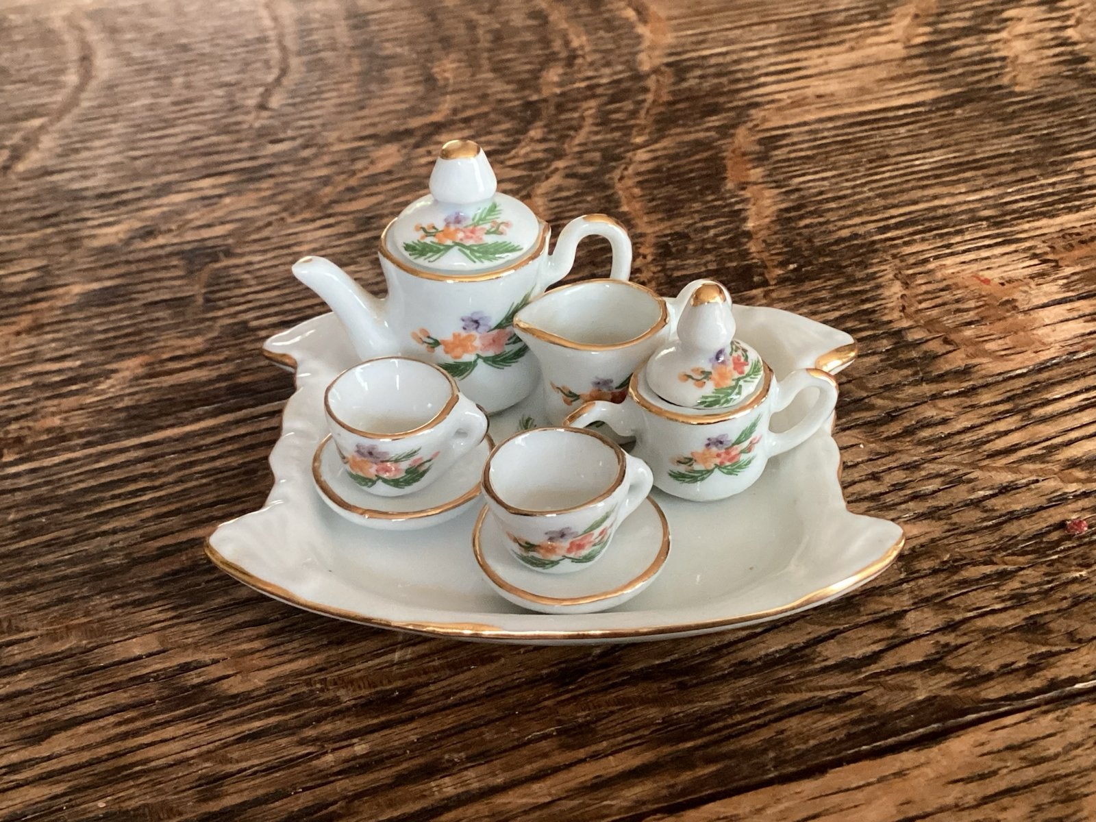 Miniatuur theeserviesje met bloemmotief compleet € 7, Ophalen of Verzenden