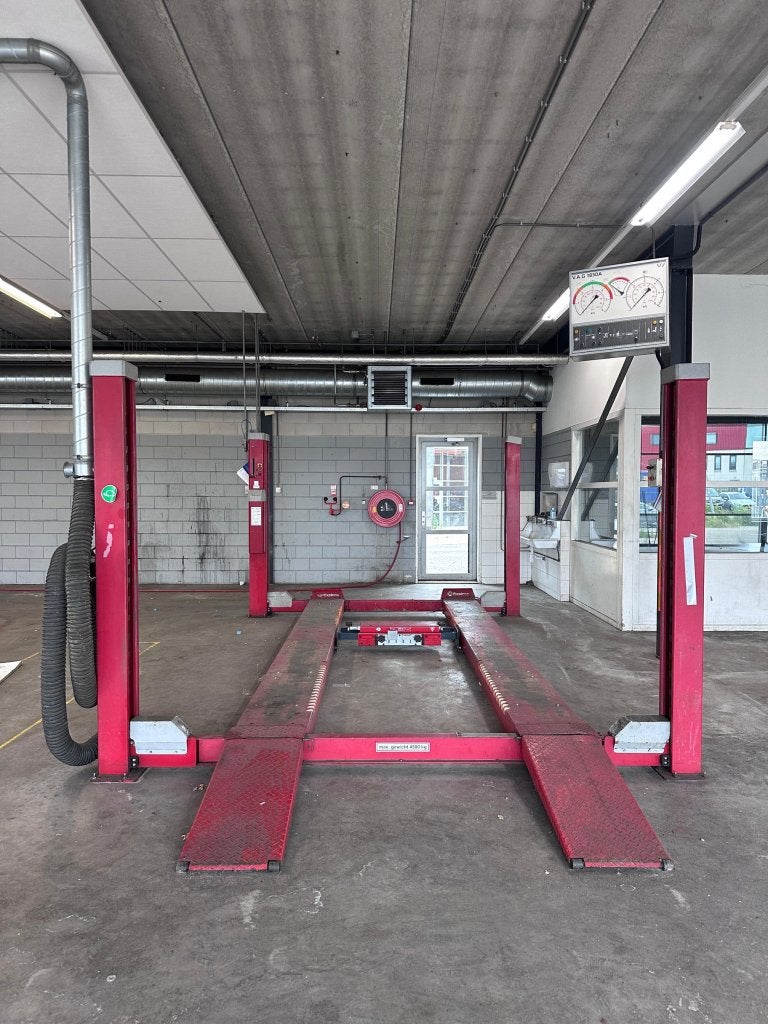 Nussbaum 4.45 4 koloms hefbrug 4500KG APK goedgekeurd krik, Niet ingevuld, Niet ingevuld, Ophalen of Verzenden, Zo goed als nieuw
