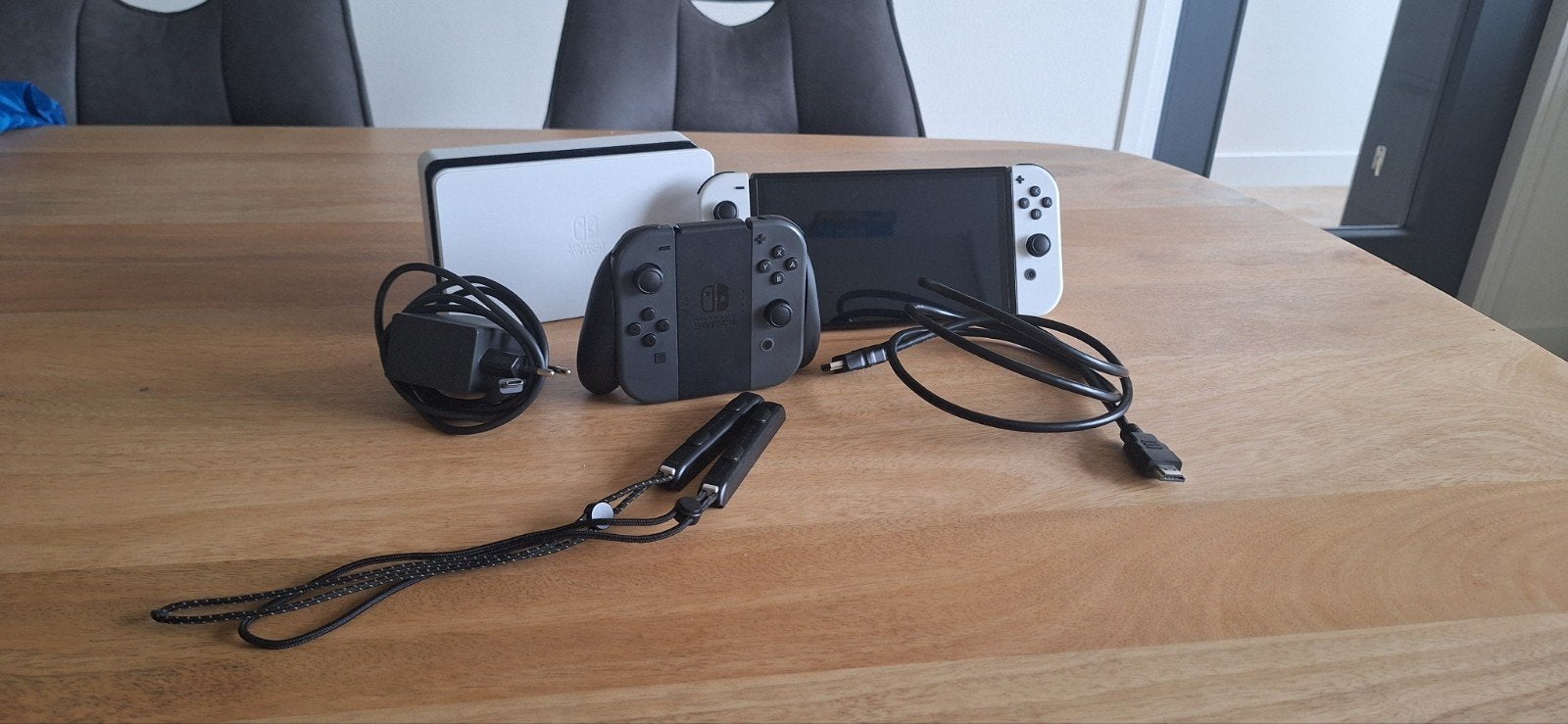 Nintendo Switch OLED met extra joy cons, Ophalen of Verzenden, Zo goed als nieuw, Met 2 controllers, Switch OLED