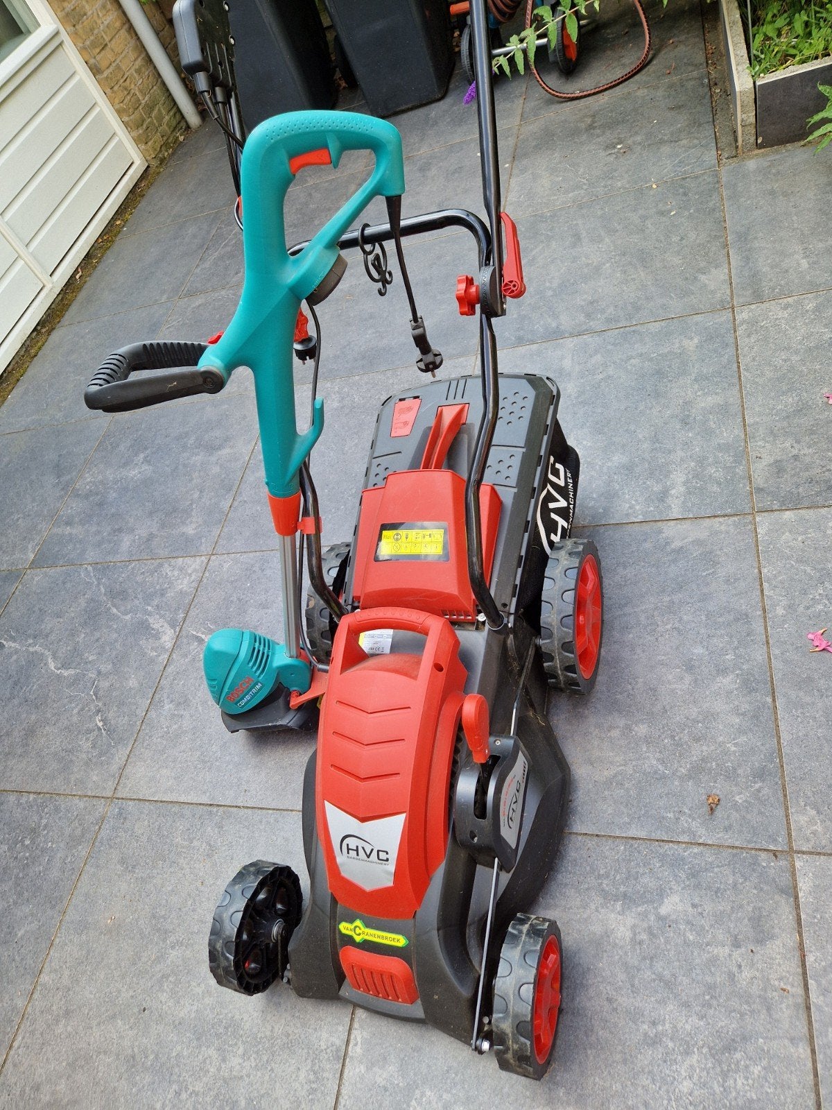 Grasmaaier HVC met Bosch Combitrim, Tuin en Terras, Grasmaaiers, Ophalen, Cirkelmaaier, Gebruikt, Elektrische grasmaaier