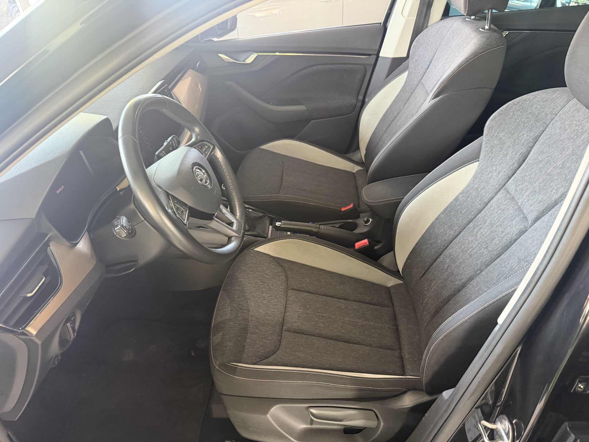 Skoda Kamiq 1.0 TSI Business Edition | Panorama | Winterpakk, Auto's, Voorwielaandrijving, Stof, Gebruikt, Zwart