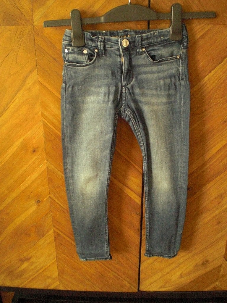 Leuk Spijkerbroekje van H&M. Maat 116, Kinderen en Baby's, Kinderkleding | Maat 116, Broek, Gebruikt, Meisje, H&M