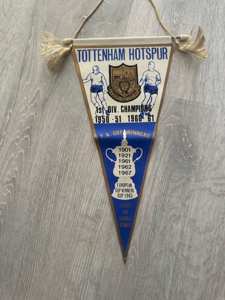 Vintage Tottenham Hotspur Vaantje - Kampioenen 1950-1967, Verzamelen, Sportartikelen en Voetbal, Ophalen of Verzenden, Gebruikt