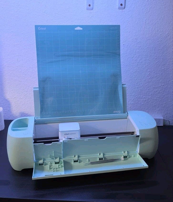 Cricut Explore 3 snijmachine in goede staat, Overige thema's, Meerkleurig, Zo goed als nieuw, Kunststof