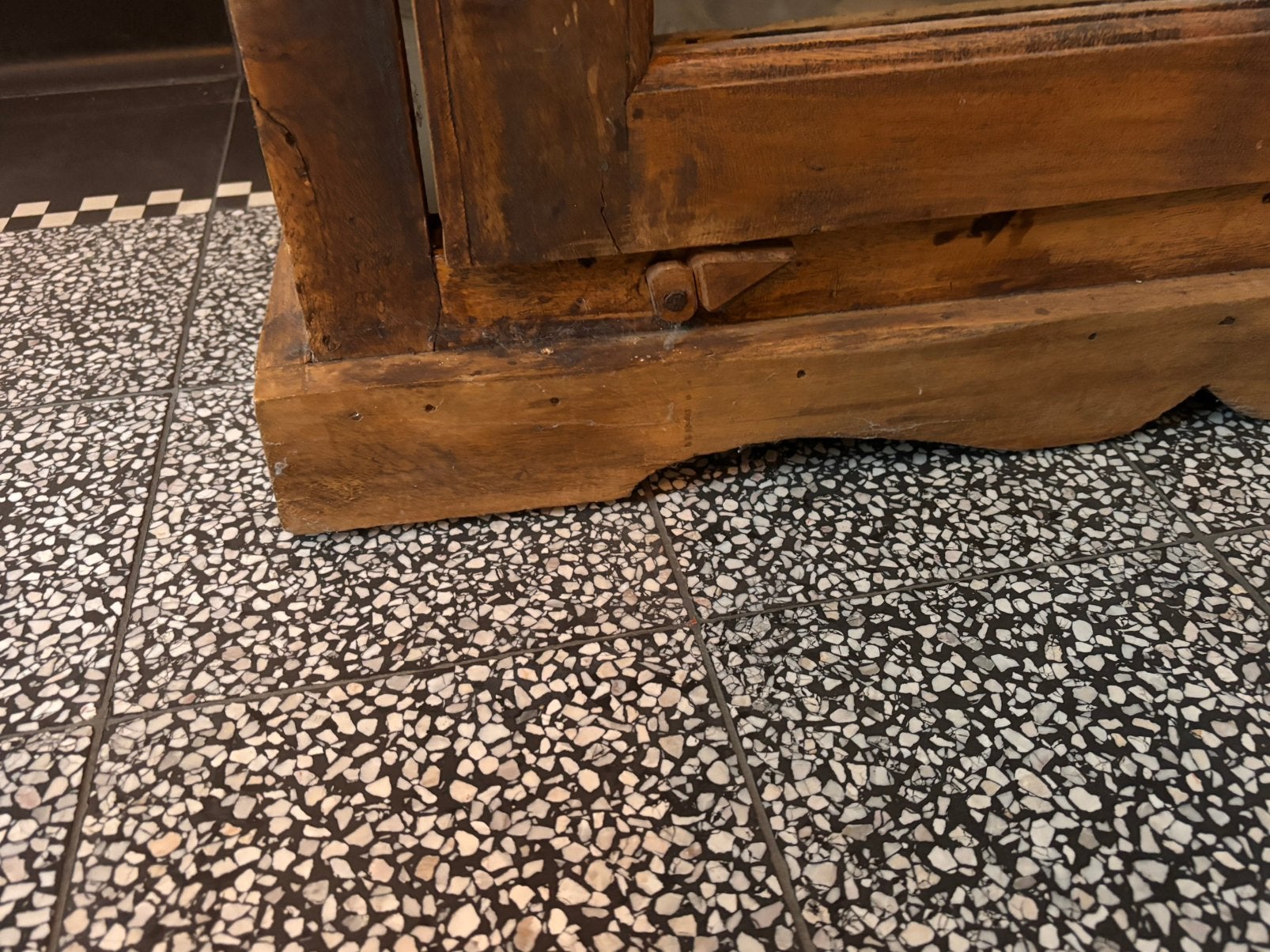 Antieke vitrine kast massief hout, Ophalen, 50 tot 100 cm, 150 tot 200 cm, 25 tot 50 cm