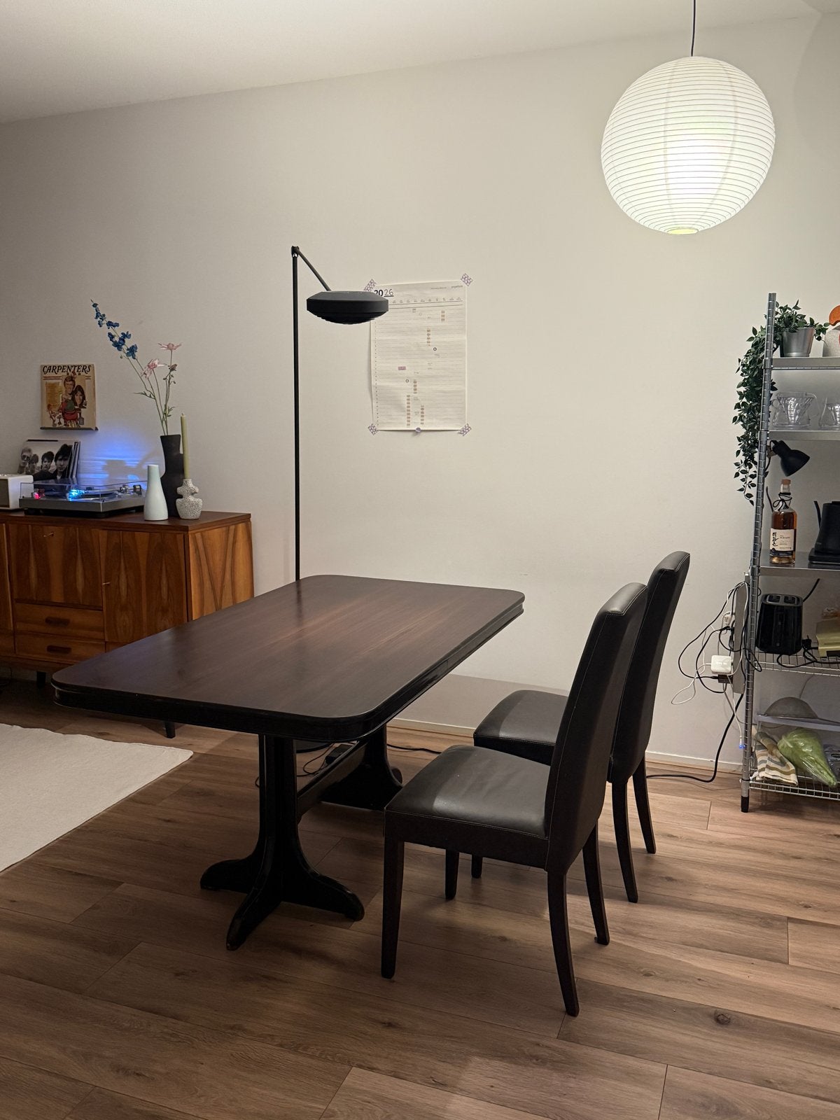 Uitschuifbare eettafel met glazen blad en 6 stoelen