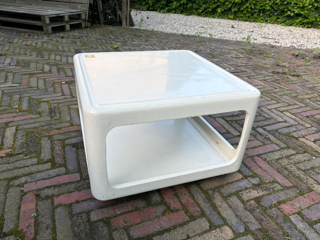 Vintage Space age salontafel gemaakt in de jaren ’70, Kunststof, Gebruikt, 50 tot 100 cm, Vierkant