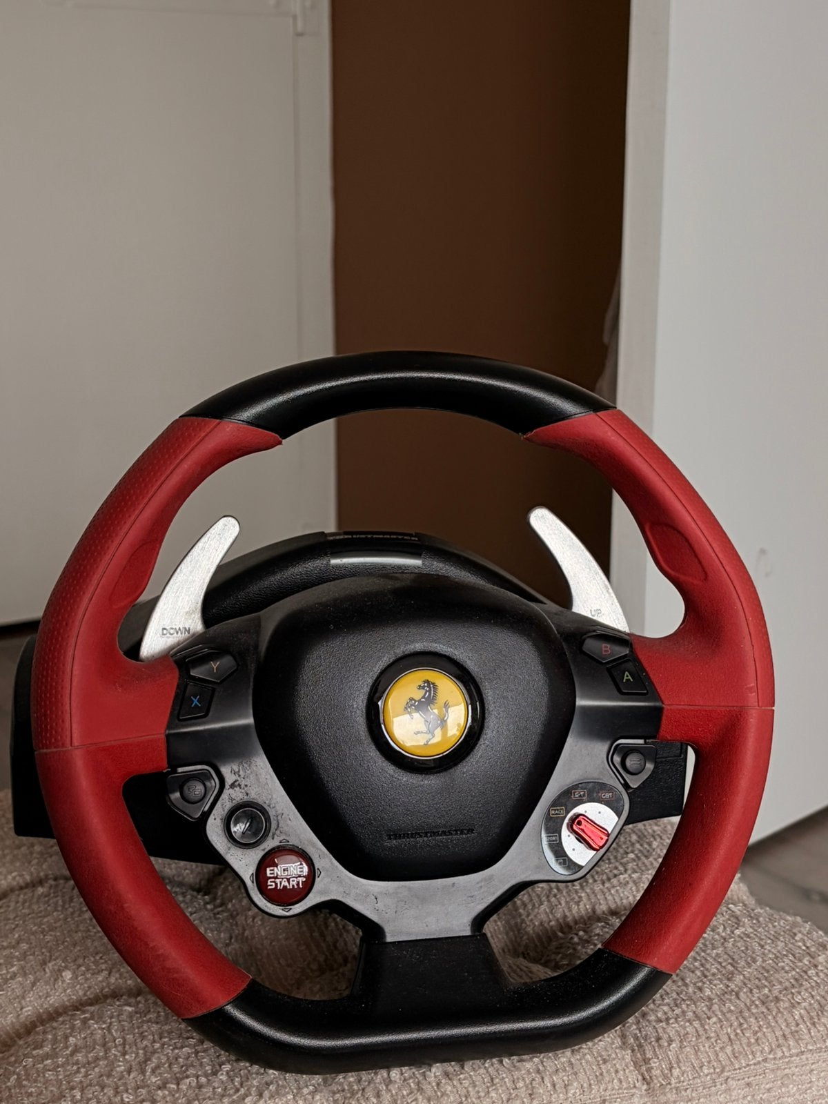 Trustmaster Ferarri 458, Spelcomputers en Games, Spelcomputers | Xbox | Accessoires, Zo goed als nieuw, Xbox Series X, Stuurtje of Sportattribuut
