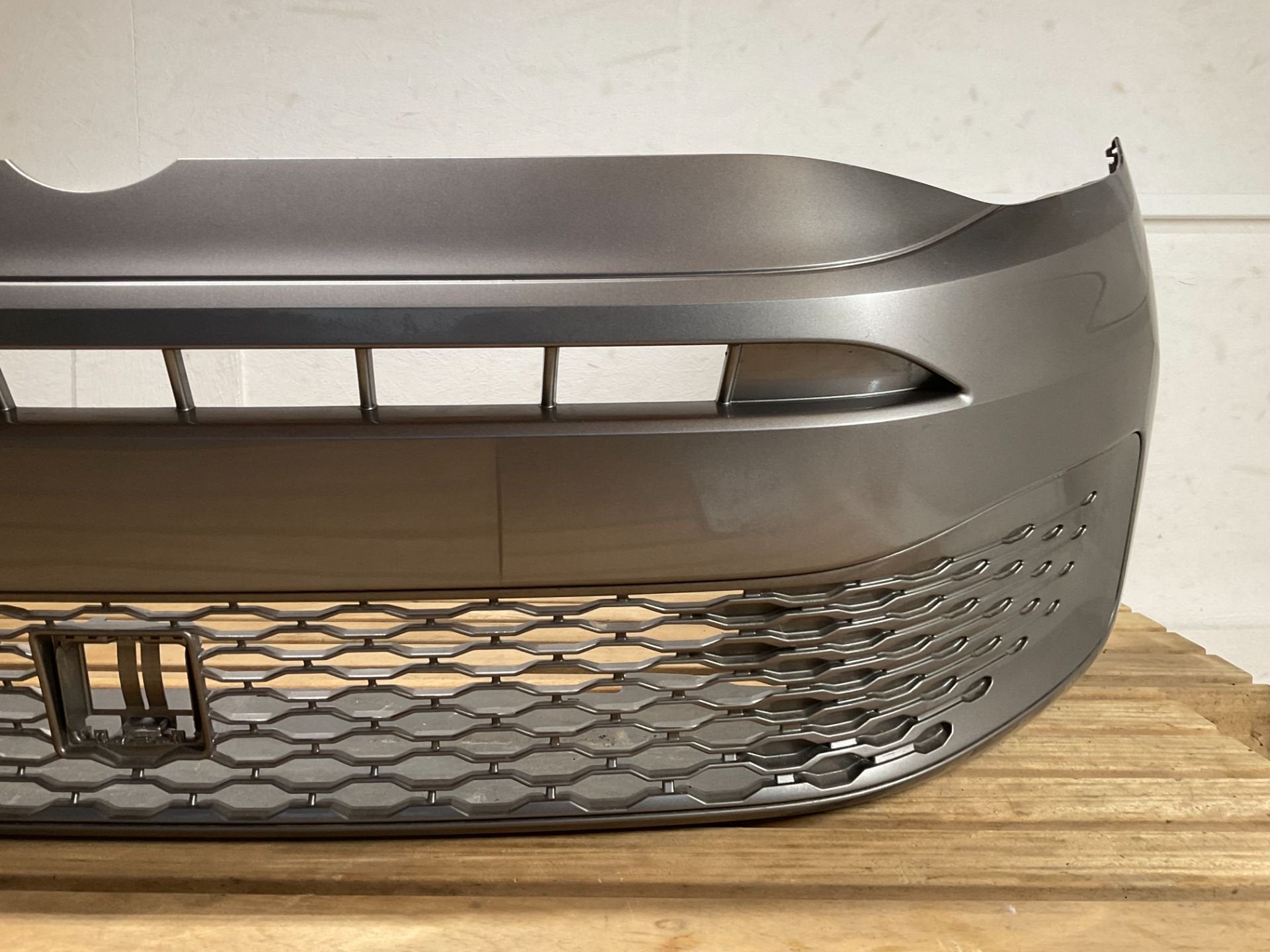 Voorbumper Volkswagen CADDY 2K7 2K7807221A 2021+ ORIGINEEL, Gebruikt, Volkswagen AG, Bumper, Berliner Ring 2
38440  Wolfsburg, DE