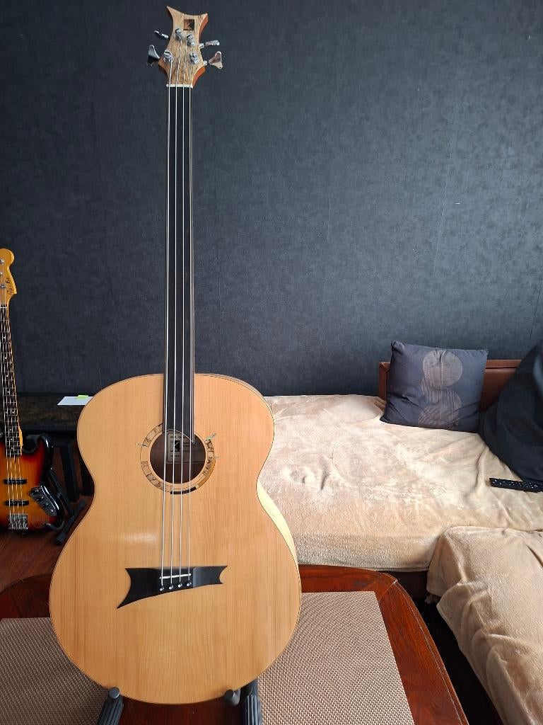 Akoestische fretless Bas, Muziek en Instrumenten, Ophalen, Zo goed als nieuw, Semi-akoestisch
