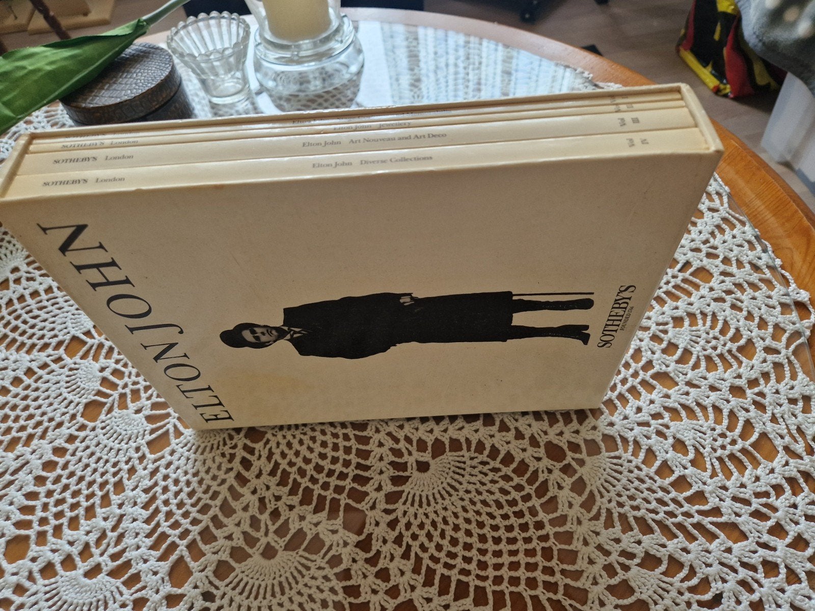 Sotheby's Elton John Collectie Catalogus (4 delen), Boeken, Ophalen, Zo goed als nieuw, Sotheby's, Catalogus