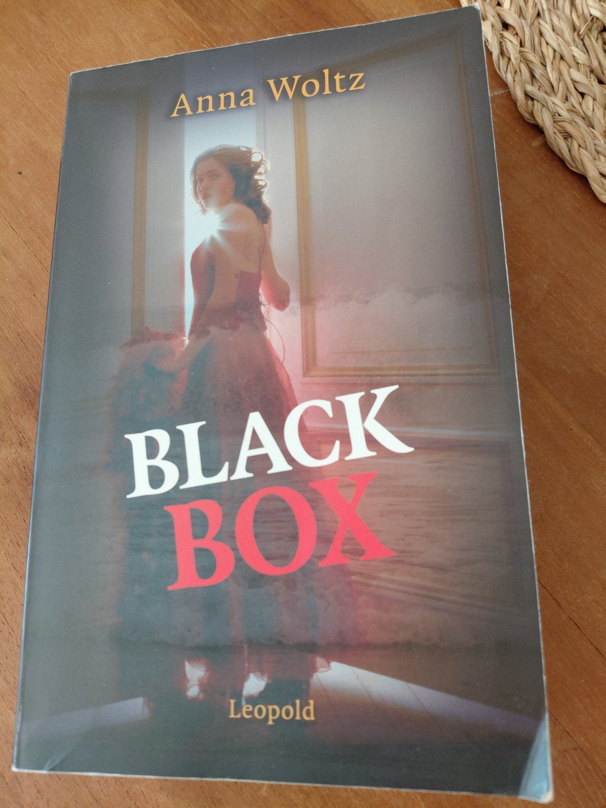 Black Box - Anna Woltz (Jeugdroman), Ophalen of Verzenden, Gelezen, Anna Woltz, Fictie