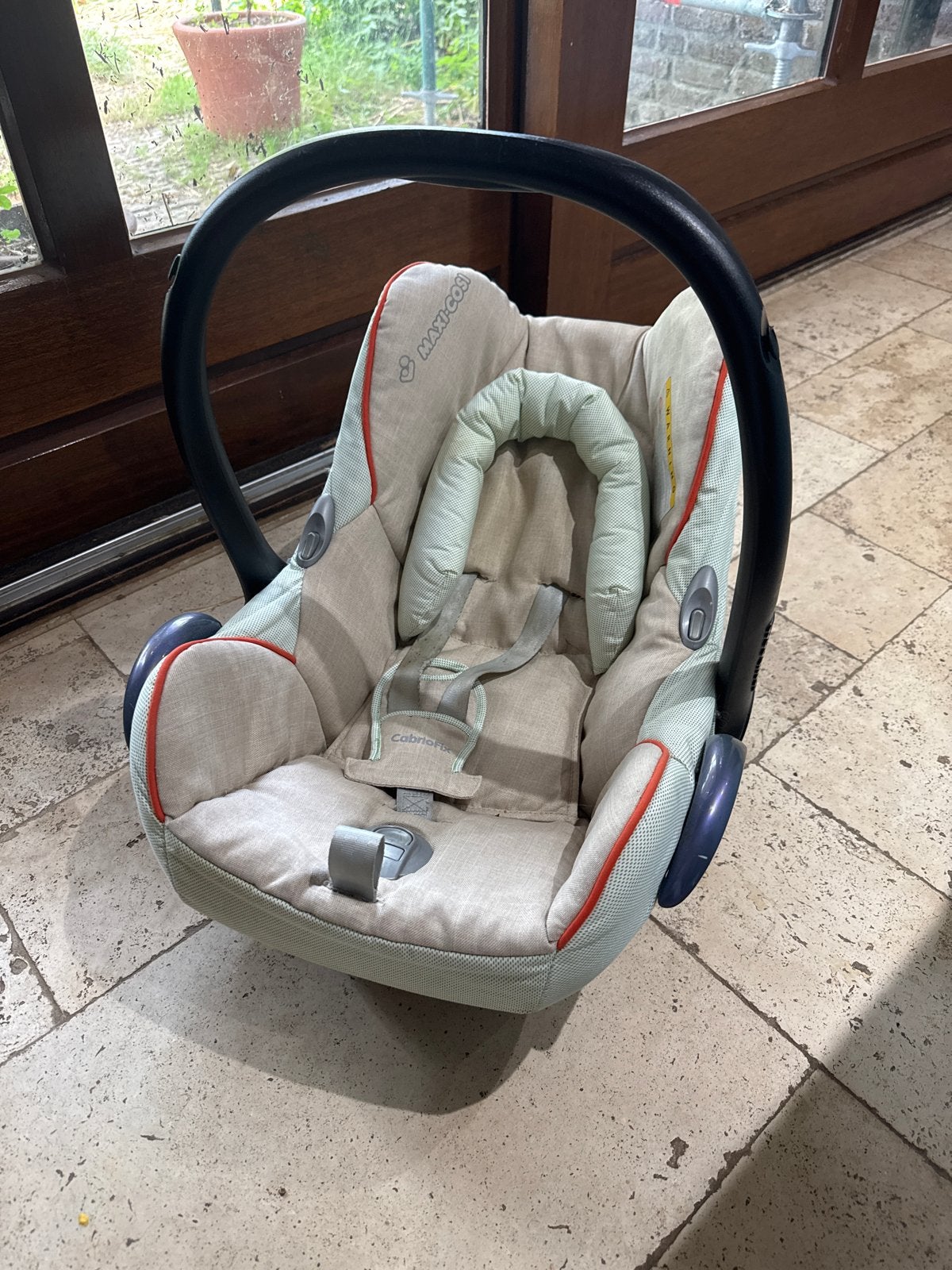 Maxi-Cosi Cabriofix met EasyBase (GEEN IsoFix) - Gebruikt, Kinderen en Baby's, Ophalen, Autogordel of Isofix, Gebruikt, Zijbescherming