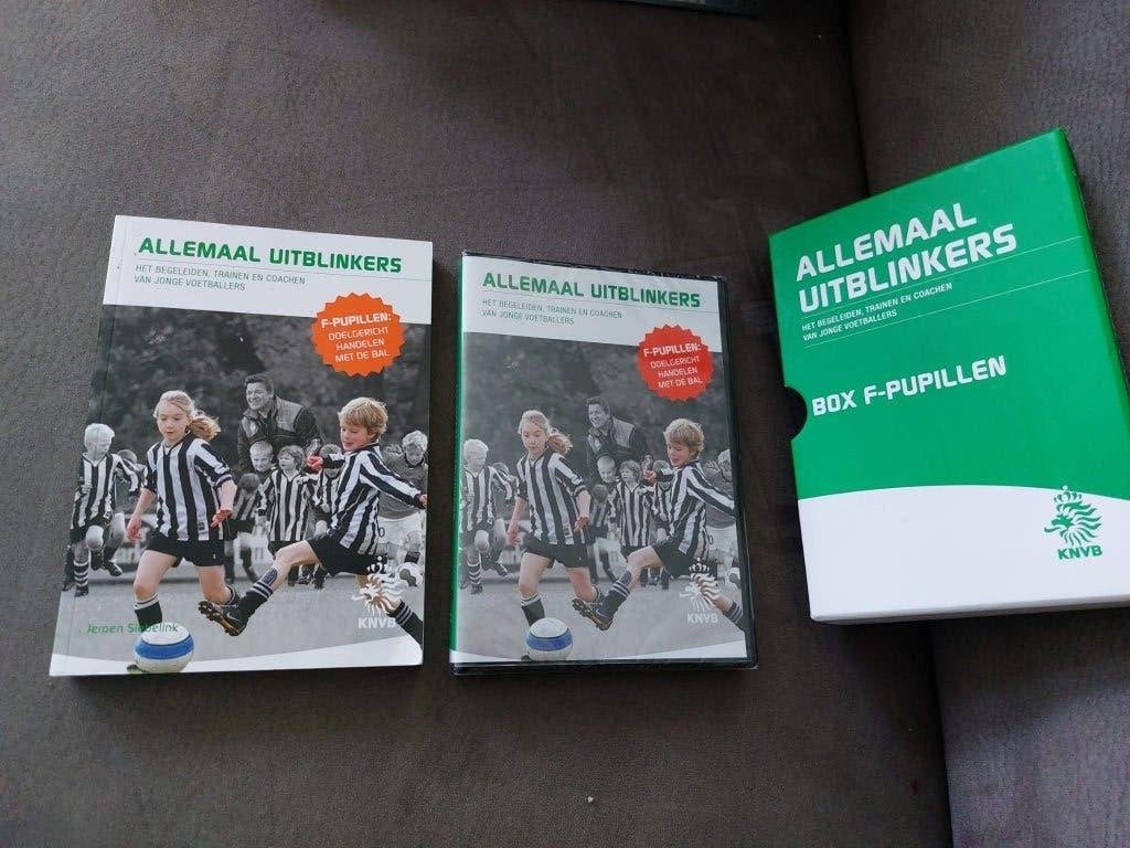 Nieuw! Allemaal uitblinkers Box F-pupillen KNVB boek+dvd, Boeken, Ophalen of Verzenden, Nieuw, Balsport